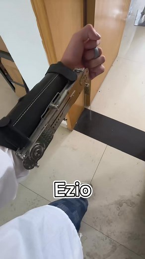 11 reactions | Assassin’s Creed Ezio Hidden Blade #assassinscreed #hiddenblade #ezio #connor #3 | Janiceni Cholee | Facebook