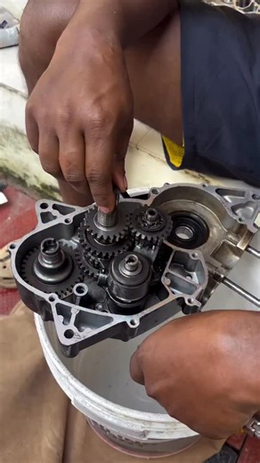 Ananthu on Instagram: "Suzuki samurai gear box testing . . . #shaolin #shaolin5speed #shaolinthequeen #shaolin140 #suzukishaolin #suzukishaolin5speed #suzukibikers #suzuki2strokefamily #suzukisamuraibike #samuraimodified #savemodification #save2stroke #vandibhranthanmar #legendary2stroke #shogunthebeast #shogun_modifikasi #shogunalwaystheboss #shoguntheboss #2strokerevolution #2strokelove #2strokediaries #2strokepassione #suzuki2stroke"