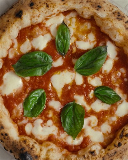 45K views · 215 reactions | SEHT IHR!!! NIEMAND PACKT ANANAS AUF PIZZA!!! : Chef's Table: Pizza | Netflix | Facebook