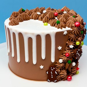 595K views · 1.1K reactions | If you had to bake a cake that represents your personality, what kind of cake would it be, and what would be the key ingredients to capture your essence? Share your 'personality cake' recipe with us! 療 | Cake Art | Facebook