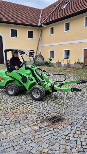 In Austria Kirchwegergut is getting ready for winter - moving their plants to their winter homes with a little help from Avant! How are you preparing for winter? #Avant #AvantInAction #FarmLife #WinterPrep #Austria #AvantLoader | Avant Tecno