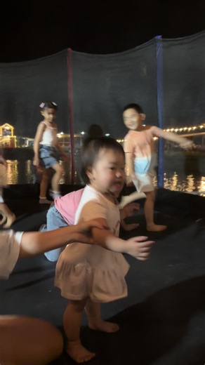 วิดีโอของ DE dee (@pdpdd00) พร้อมเพลง เสียงต้นฉบับ - DE dee