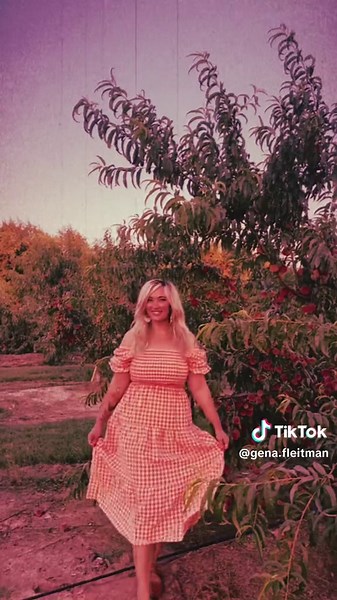 🍑✨🧺Southern roots, boho soul, and a touch of front-porch magic.