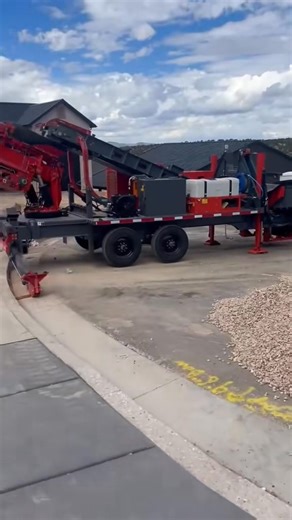 1.1K views | Introducing our new slinger trailer 朗朗 #dirtmovers #dirtmoverssolutions #excavation #utah #utahconstruction #rxcavationwork #slingertrailer | Dirt Movers | Facebook