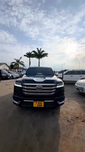 Carrymastory Media on Instagram: "Ni leoooo The Count Down 2025-2026… Balaaa nzito kanda ya ziwa KondeBoy Harmonize live at Club Elevate (Malaika Beach Resort) uku ukishudia heavy fireworks ni balaaah *Tunafunga na kufungua mwaka in style!!!. Kingilio regular elfu 20 na v.i.p elfu 50! Pakua tiketi yako mapema kupitia nilipe App Sehemu zakupata tiketi Club Elevate, Malaika Reception, Wakushine wear buzuruga,Nenga Store, Baraka Supermarket, mwitta ma telephone, james fashion khona ya bwiru, nancy