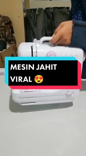 Mesin Jahit Viral !!! 😍😍😍 wahh dah lah cantik & paling best mudah nak bawa kemana-mana tau ! HARGA BERBALOIII DAN MURAHH !!👍👍👍👍👍#homeliving #tiktokhome #best fyp #viral #mesinjahit #murah #mudahdibawa #best