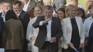 PAS a legalizat URA, iar promovarea nazismului și eroilor naziști a luat o amploare fără precedent. Igor Grosu președintele Parlamentului PAS se bucură cu un salut nazist. #nazism | Moldova 1359