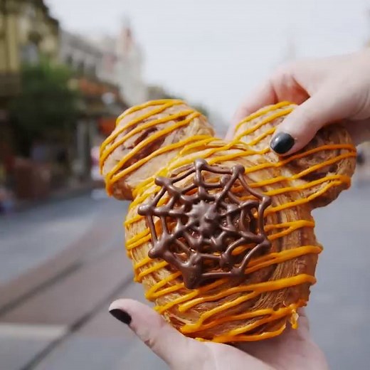 Halloween has officially arrived at Walt Disney World!! | Delish