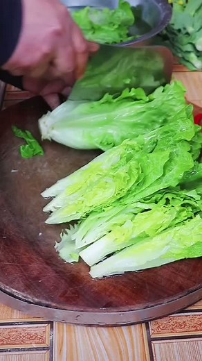 សាកធ្វេីញាំបាន ជួយសុខភាពពង្រឹងប្រព័ន្ធភាពសាំយេីងដែរបន្លែបៃតង អំបិលតិច ប្រេងខ្យង ទឹកសុីអុីវ ម្សៅឆា រួចចាក់ចូលបន្លែស្រុសរួច #food #healthy