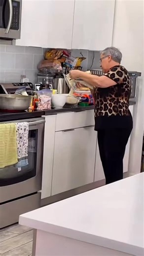 Carlos A. Melendez on Instagram: "Moms in the kitchen again! This time she’s making arroz con gandules! Want the recipe? #puertoricanfood #foodie #foodporn #latinfood #boricua #pr"