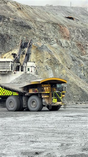 Explorando la Maquinaria Caterpillar en Perú