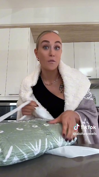 Les couvertures PARFAITES! ☁️ 10  designs ☁️ 3 fonctionnalités uniques ☁️ Ultra douces et confortables 📢 50% de rabais à l'achat de 5 articles – Aujourd’hui seulement! 🤩