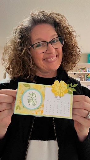 This little desk calendar was made using the gorgeous Floral & Gingham Vellum paper pack by Stampin’ Up!, and I love how it turned out! It’s so easy to make, and I can’t wait to give them as little gifts.For all measurements and details for this project, please visit my Made to Create with Lisa website and search for desk calendar 🌼#madetocreatewithlisa #stampinupofficial #papercrafter #papercrafting #deskcalendar | Made to Create with Lisa