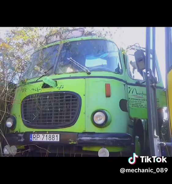 Starting BUS CAMPER 1960 - ABANDONED 15 Years - Will it Start? Part 2 - End #restoration #mechanic #carrepair #willitrun #abandoned