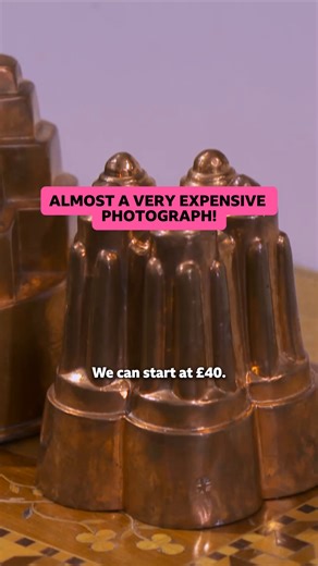 🙌 Careful where you put your hands in an auction! It could be a costly mistake! 🤑 Catch up with this latest new episode on BBC iPlayer. | BBC Bargain Hunt