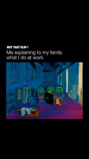 🤷‍♂️ Me explaining to my family what I do at work always turns into the same scene—me talking confidently like I’m describing something important, and them nodding like they understand absolutely nothing. You try to simplify it, you try to make it sound normal… but eventually you just end up saying, “It’s something with computers.” The video shows the green character proudly announcing he’s got a computer while standing in front of a bunch of glowing monitors. He gestures like he’s explaining s