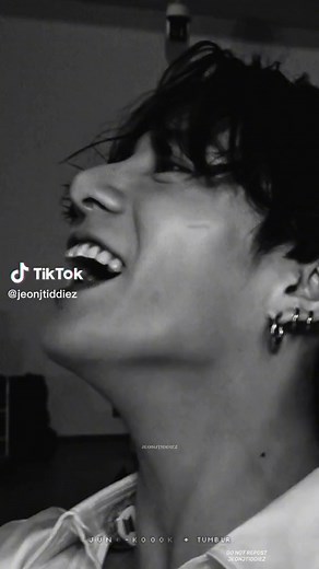 I bet he'd like neck kisses #jungkook #fyp #viral (cr. gifs from jung-koook on tumblr)