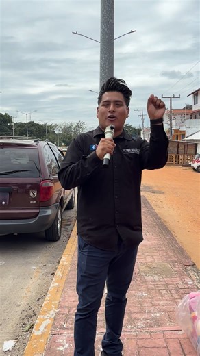 Estamos en Eco-Muebles 🪑 Están duros los vientos 😝 | Víctor González