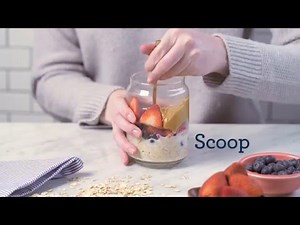 How To Make Berry and Peanut Butter Overnight Oats | Quaker®