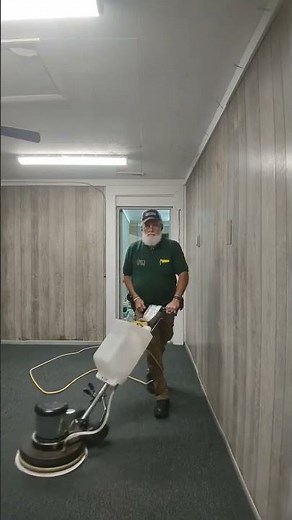 old school methods of carpet cleaning,bonnet cleaning. #cleaner #carpetcleaning