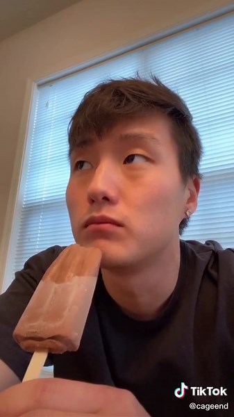 Siblings Fight Over Fudge Pop: Hilarious Eating Contest