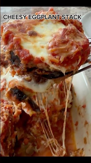 The Ultimate Cheesy Eggplant Parmesan 🍆🧀