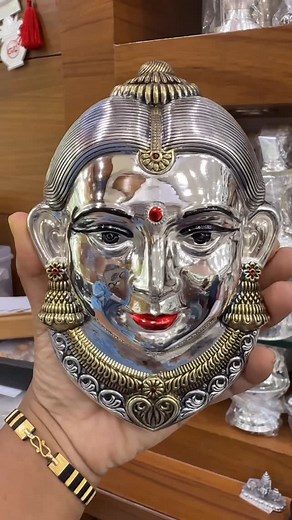 SAHASRA JEWELSS.official on Instagram: "GOWRI FACE @sahasrajewelss @sahasrajewelssgold"