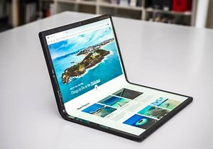 Intel's Horseshoe Bend is a massive, 17-inch tablet prototype with a folding display