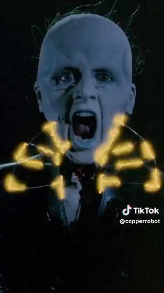 Presentación de la Cenobita Mujer en Hellraiser