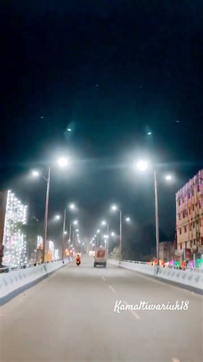 Night City Walk 🌃🚘 | Raat Ka Jadoo | Night Vibes India #travelshorts #nightvibes #citylights