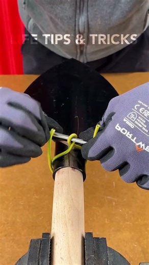 Shovel handle secure using wire #diy #shovelhead #secure #wire #trick