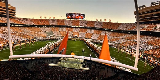 Knoxville native Kenny Chesney’s Las Vegas Sphere show highlights UT, Gibbs High School