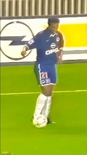 Ronaldinho: Skills Lendárias Inigualáveis 💫🔥⚽