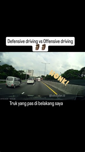 defensive driving vs offensive driving #dashcam #defensivedriving