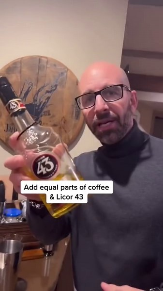 A holiday coffee cocktail?! Coming up! ☕️ 🍸