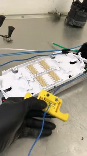 Midspan Fiber Splicing in a Commscope FOSC 450A Part 11