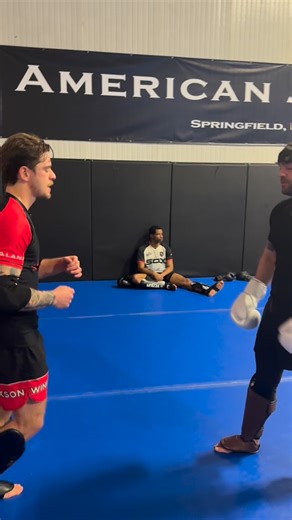 Bradley Emmett on Instagram: "Quick and easy way to defend leg kicks!!#mma #ufc #striking #grappling #bjj"