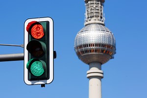 A Study Proves Stoplights Need a Fourth Color: White