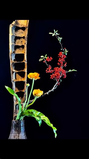 Branches and golden flowers ASMR #asmr #florist #flowers #garden