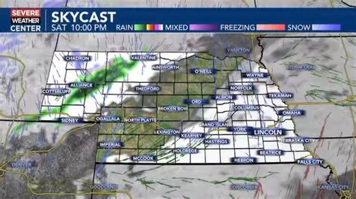 Here’s Skycast Saturday night and through Sunday (December 27-28, 2025). In southeast Nebraska, rain transitioning to some freezing drizzle will be possible before a changeover to snow once the cold air arrives toward the afternoon, ~1-2PM. | Jessica Blum