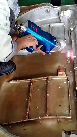 Handheld laser cleaning #cleaning #cleaner #lasercleaner #lasercleaningmachine #laserrustremoval #dmklaser #foryou #fyp