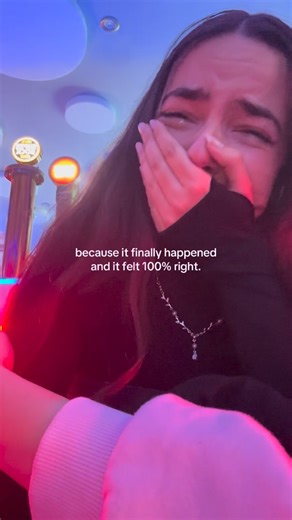 Beatriz Oak on Instagram: "sharing a little bit more of lore! 🤓 i found that video of me almost 5 years ago and decided to share it today. i was extremely insecure and thought i would never be able to make music the way i really wanted to, i was only 15 but i already thought i was running out of time (unfortunately a very common feeling that follows me till this day) i believe that if something’s meant to happen, it will when it is supposed to! ❤️ #dream #singer #artist #music"
