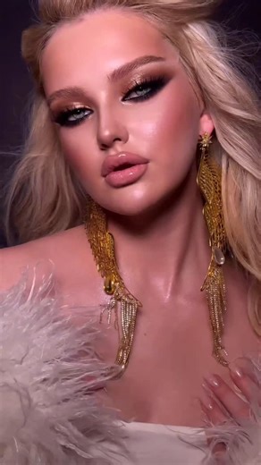 OLGA TOMINA | MAKEUP ARTIST | «This is Mercedes Benz»🫦💋 Makeup for @stupidbabeeee Accessories @tanita.kam Hair @veron_polon Video @me.estii | Instagram