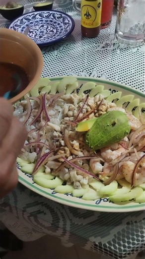 Botana de camarón. cosido.crudo y callo de pescado
