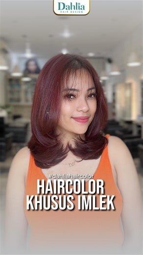 HAIR DESIGN | HAIR STYLE SOLUTION | FACE CONTOURING on Instagram: "Mau Imlek tahun ini banyak “ong”? Mulai dari warna rambut dulu 🧧✨ Burgundy hair color ❤️ — warna keberuntungan yang bikin aura makin glowing, rezeki makin lancar, dan penampilan makin elegan. Tahun baru, look baru, hoki baru 🍊 Siap upgrade auramu? CAB. BULUH INDAH 📍Jl. Buluh Indah No. 66 ☎087875410777 ⏰ 09.00 - 20.00 Wita CAB. BARITO 📍Jl. Tukad Barito Timur No.34 Dps ☎087787085000 ⏰ 09.00 - 20.00 Wita CAB.MERDEKA 📍Jl. Merdek