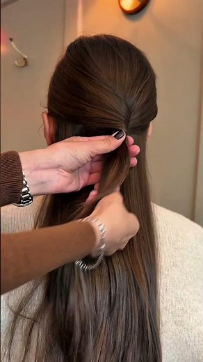 Elegant & Stylish in 30 Sec With The Fiona Franchimon Nº1 Hairpin Ribbon Emerald Green | Tutorial