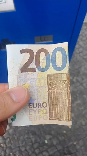 Catch Money Bln on Instagram: "Finde das Geld 💰 (24.04.2025) Follow us on Instagram guys 🌹 #catch #suche #fyp #berlin #money #catchcash #viral #hamburg #bremen #spandau #falkensee #wedding #schöneberg #hellersdorf #marzahn #schöneberg #hellersdorf #biesdorf #lichtenberg #tiergarten #hellersdorf #neukölln #biesdorf #alexanderplatz #marzahn #zoo #tierpark #charlottenburg #rudow #tegel"