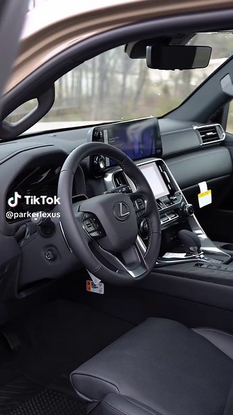 Lexus LX600: Executive SUV Experience