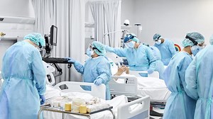 Private hospital nurses rally over patient-staff ratios, pay as Covid pressure mounts