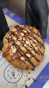 566K views · 12K reactions | Snickers Cheesecake Cookies | Chefclub Network | Facebook
